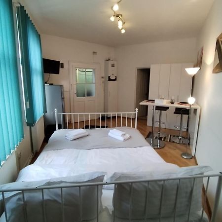 M&A Ana Central Studio Lägenhet Braşov Exteriör bild